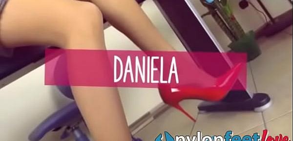  Brunette in tan pantyhose and red shiny high heels (NylonFeetLove.com)